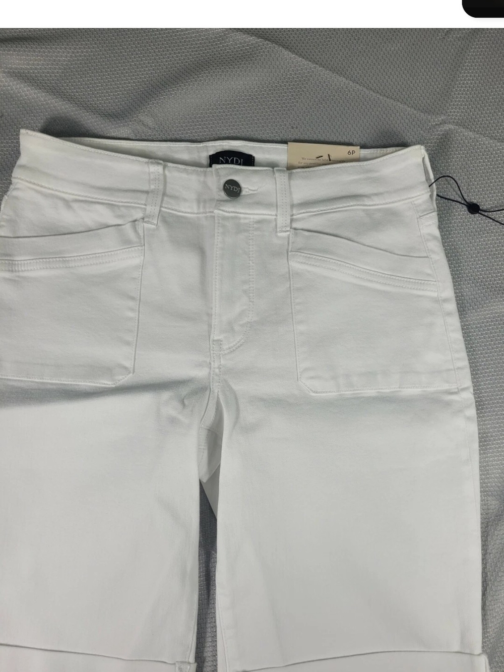 Nydj  Womens  size 6P Petite  Shorts optic white bermuda cuffed Stretch NWT 04 - Picture 2 of 10